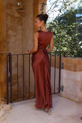 V Yaka Yırtmaçlı Zarif Maxi Elbise Zalle