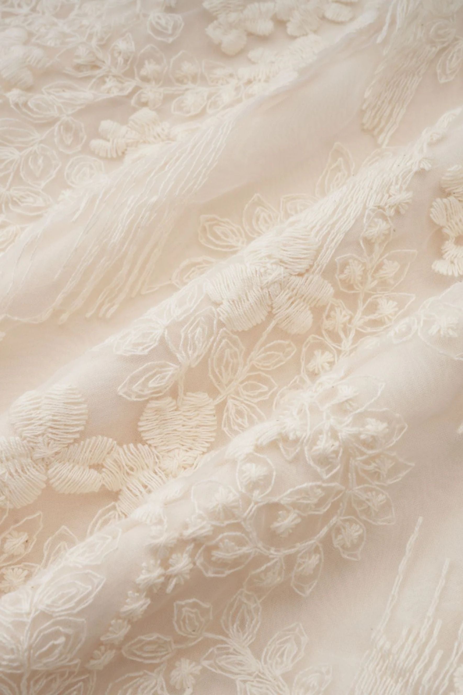 Dantel Detaylı Uzun Kollu Krem Maxi Elbise Zalle