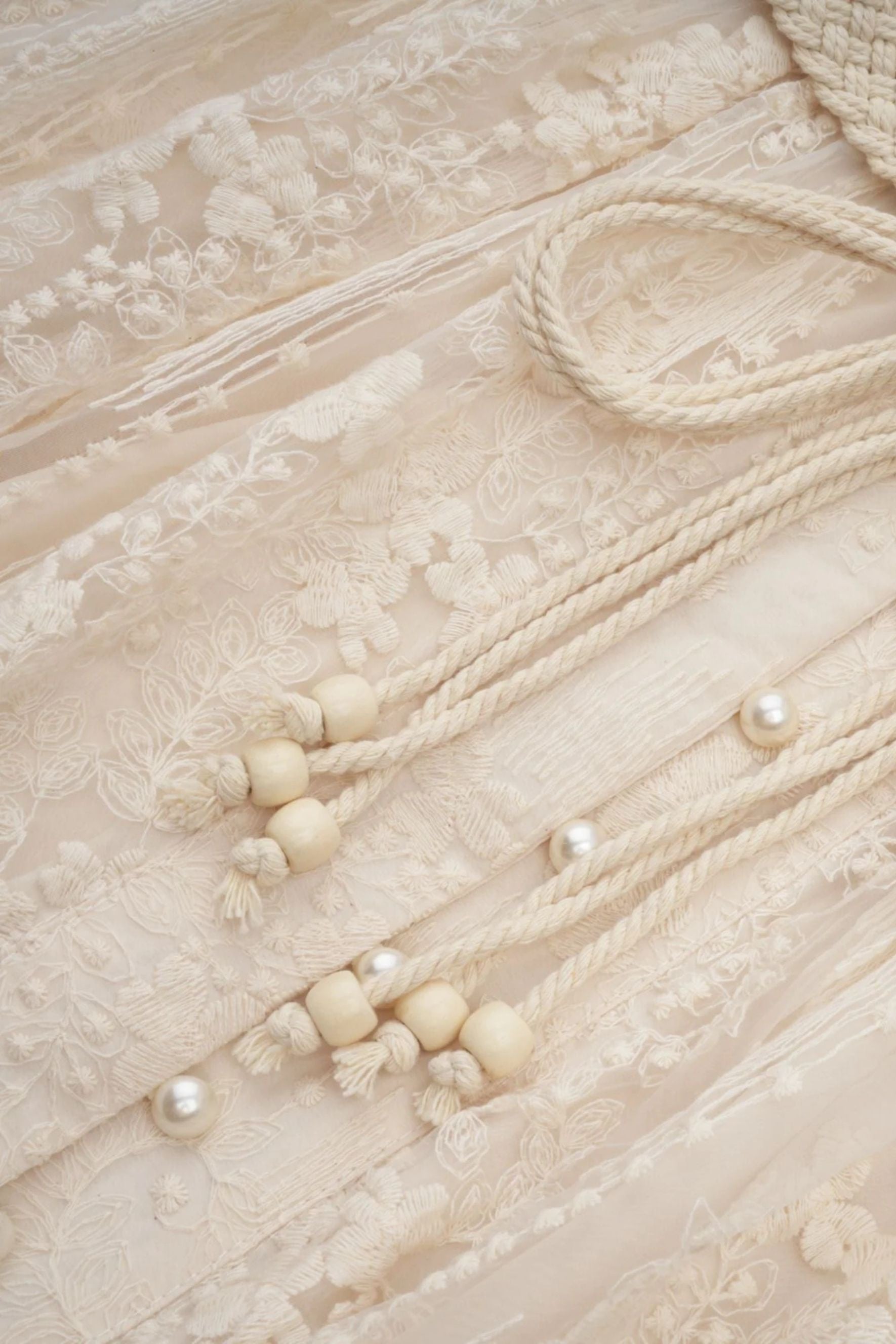 Dantel Detaylı Uzun Kollu Krem Maxi Elbise Zalle