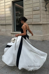 Siyah Beyaz Renk Bloklu Askılı Maxi Elbise Zalle