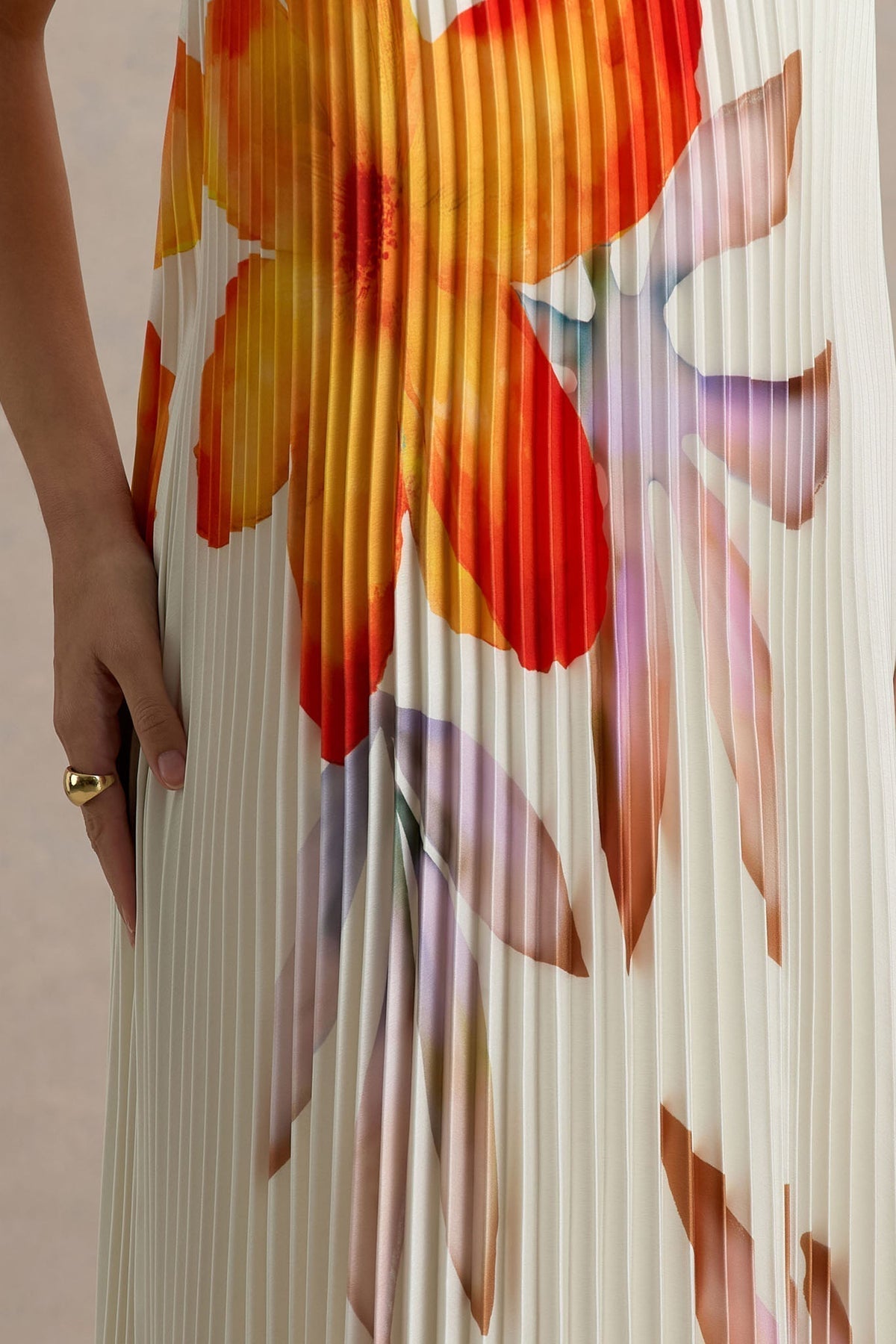 Straplez Pileli Büyük Çiçek Desenli Yazlık Uzun Elbise Zalle