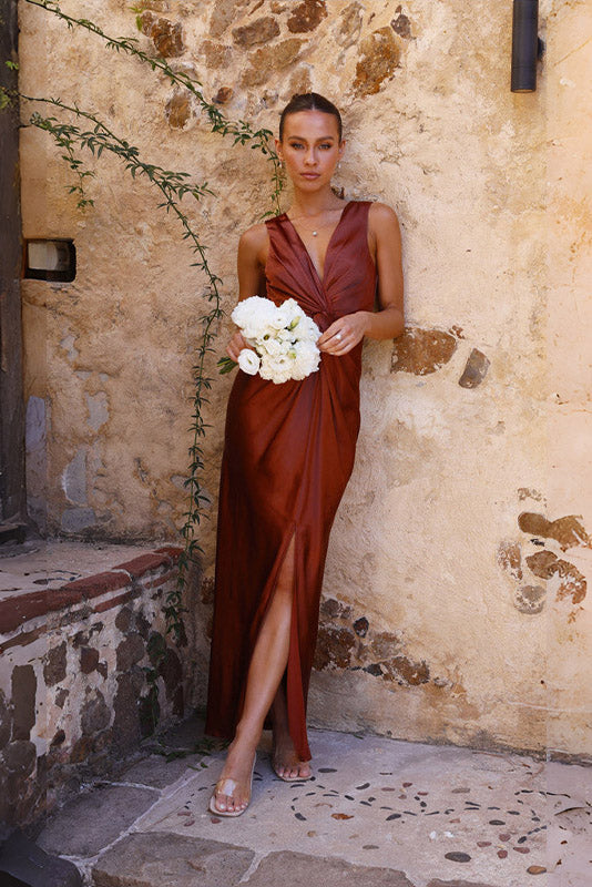 V Yaka Yırtmaçlı Zarif Maxi Elbise Zalle