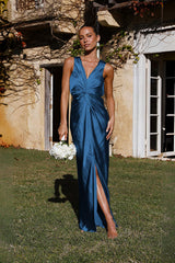 V Yaka Yırtmaçlı Zarif Maxi Elbise Zalle