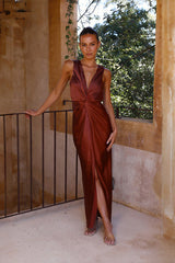 V Yaka Yırtmaçlı Zarif Maxi Elbise Zalle