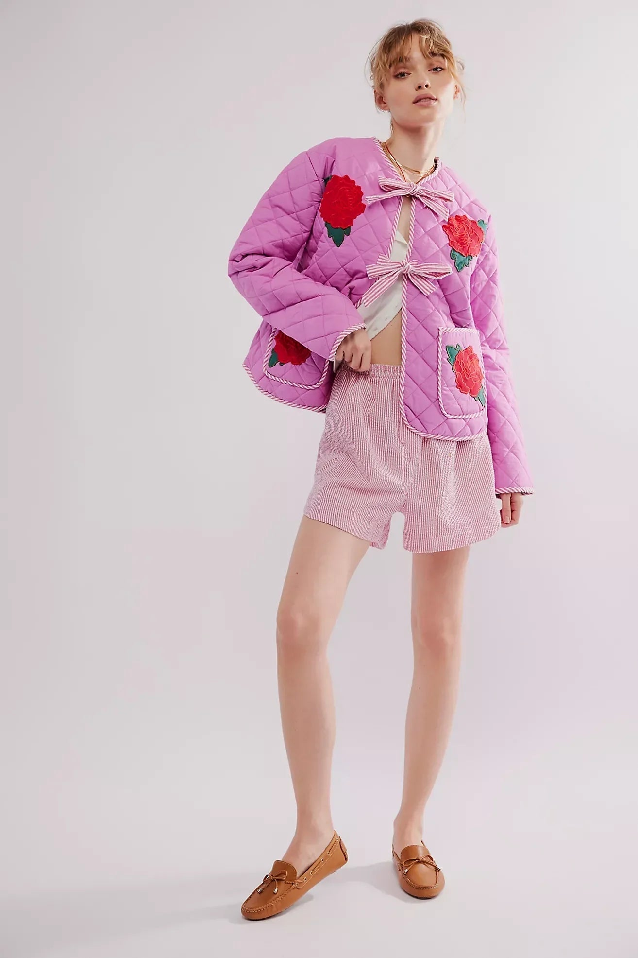 Pembe Çiçek Nakışlı Kapitone Ceket Zalle