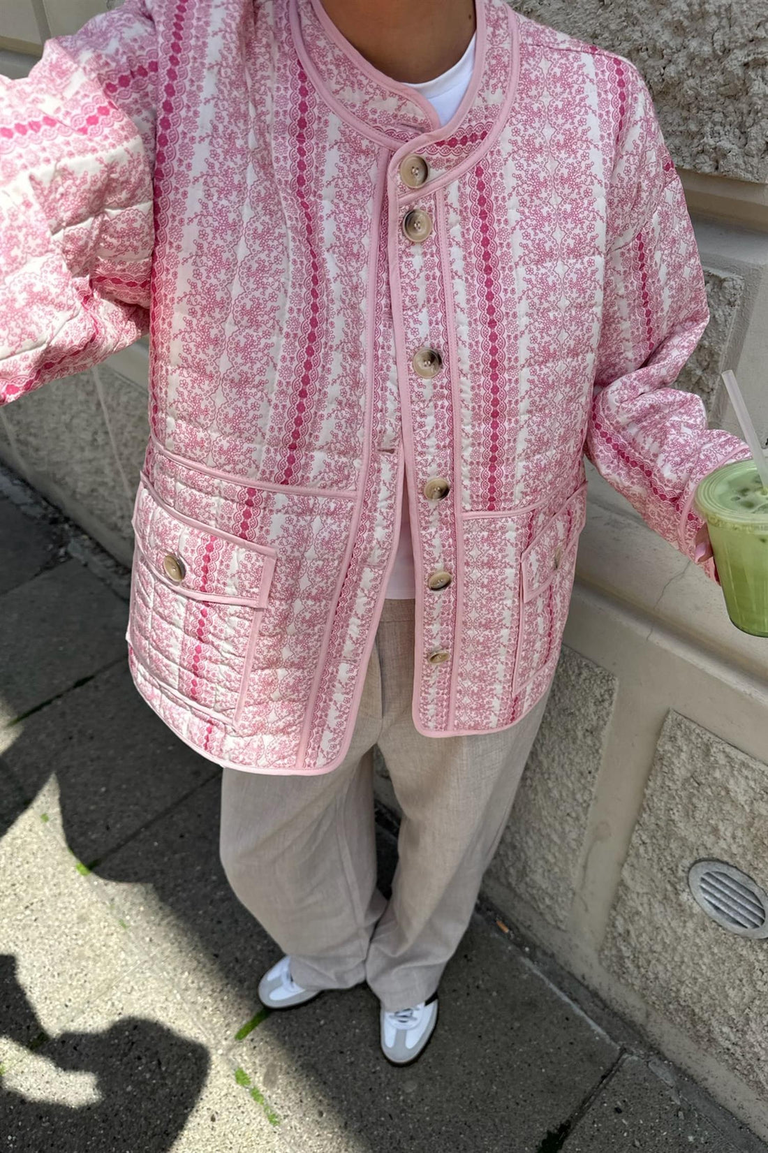 Pembe Etnik Desenli Düğmeli Şişme Ceket Zalle