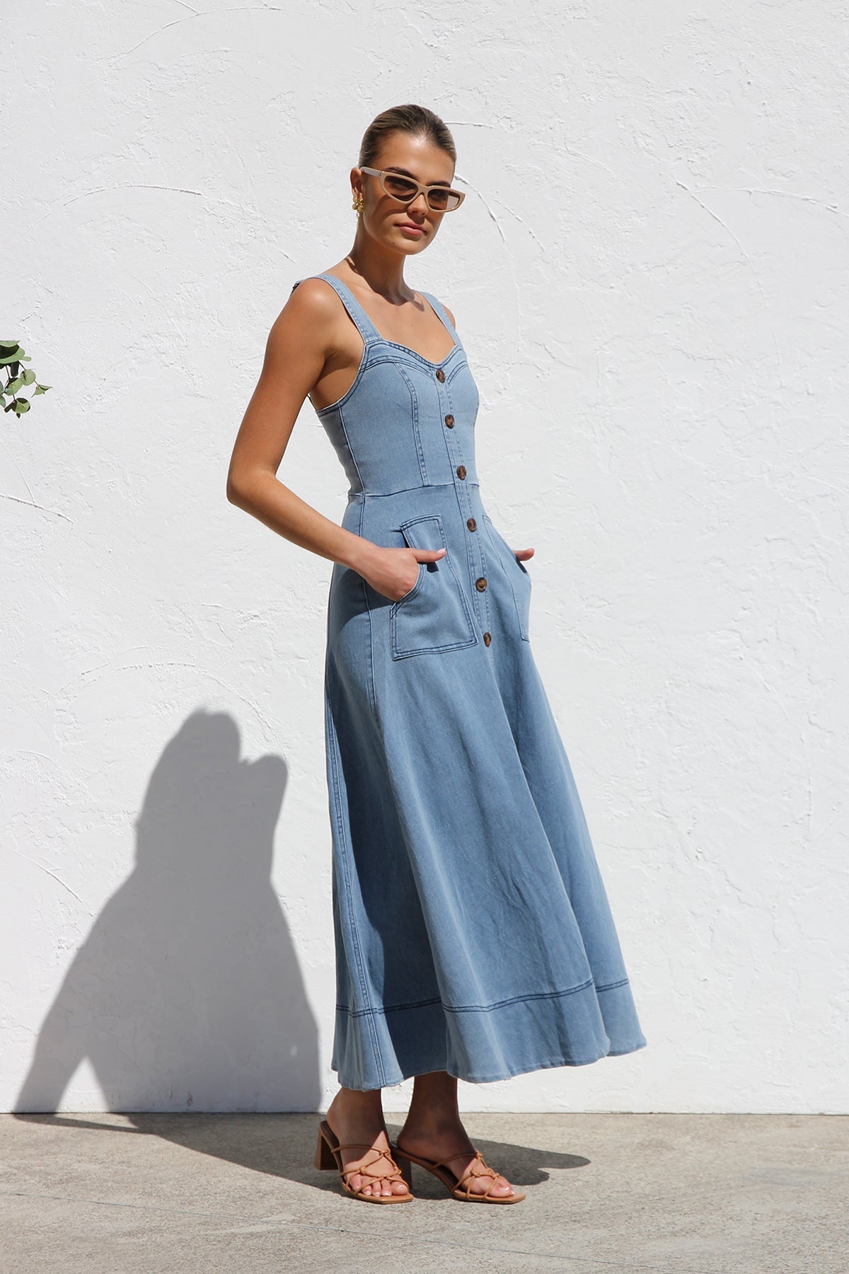 Düğme Detaylı Askılı Denim Yazlık Elbise