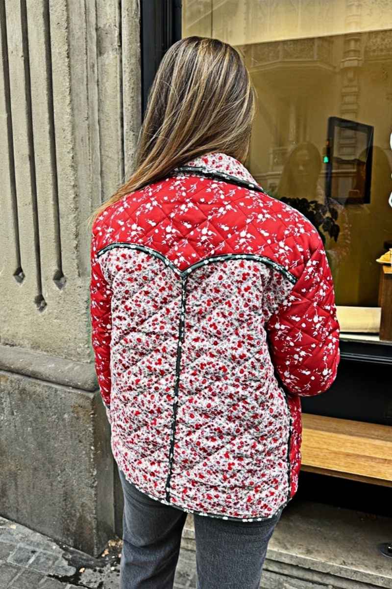 Kırmızı Beyaz Çiçek Desenli Kapitone Ceket Zalle
