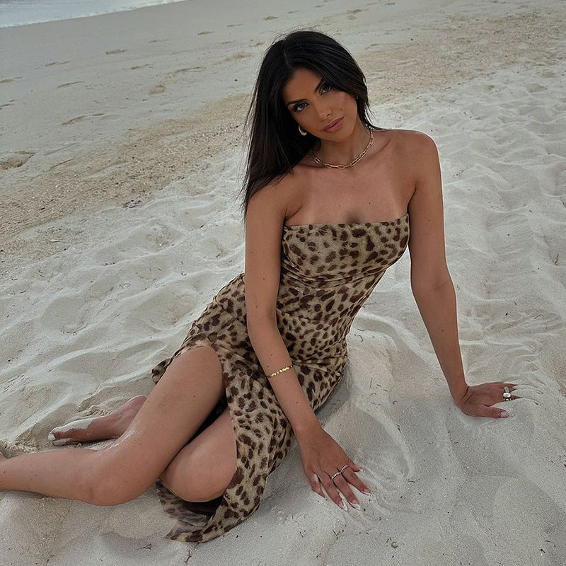 Leopar Desenli Straplez Yırtmaçlı Maxi Elbise