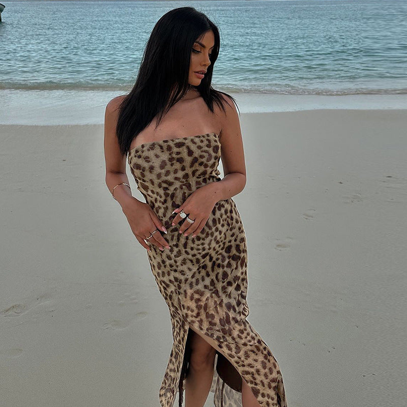 Leopar Desenli Straplez Yırtmaçlı Maxi Elbise