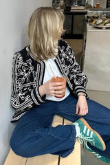 Siyah Beyaz Çiçek Nakışlı Uzun Kollu Bomber Ceket Zalle