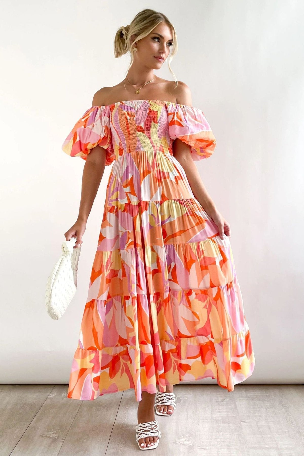 Renkli Desenli Off-Shoulder Katlı Maxi Elbise