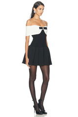 Siyah-Beyaz Off Shoulder Fiyonklu Straplez Mini Elbise Zalle