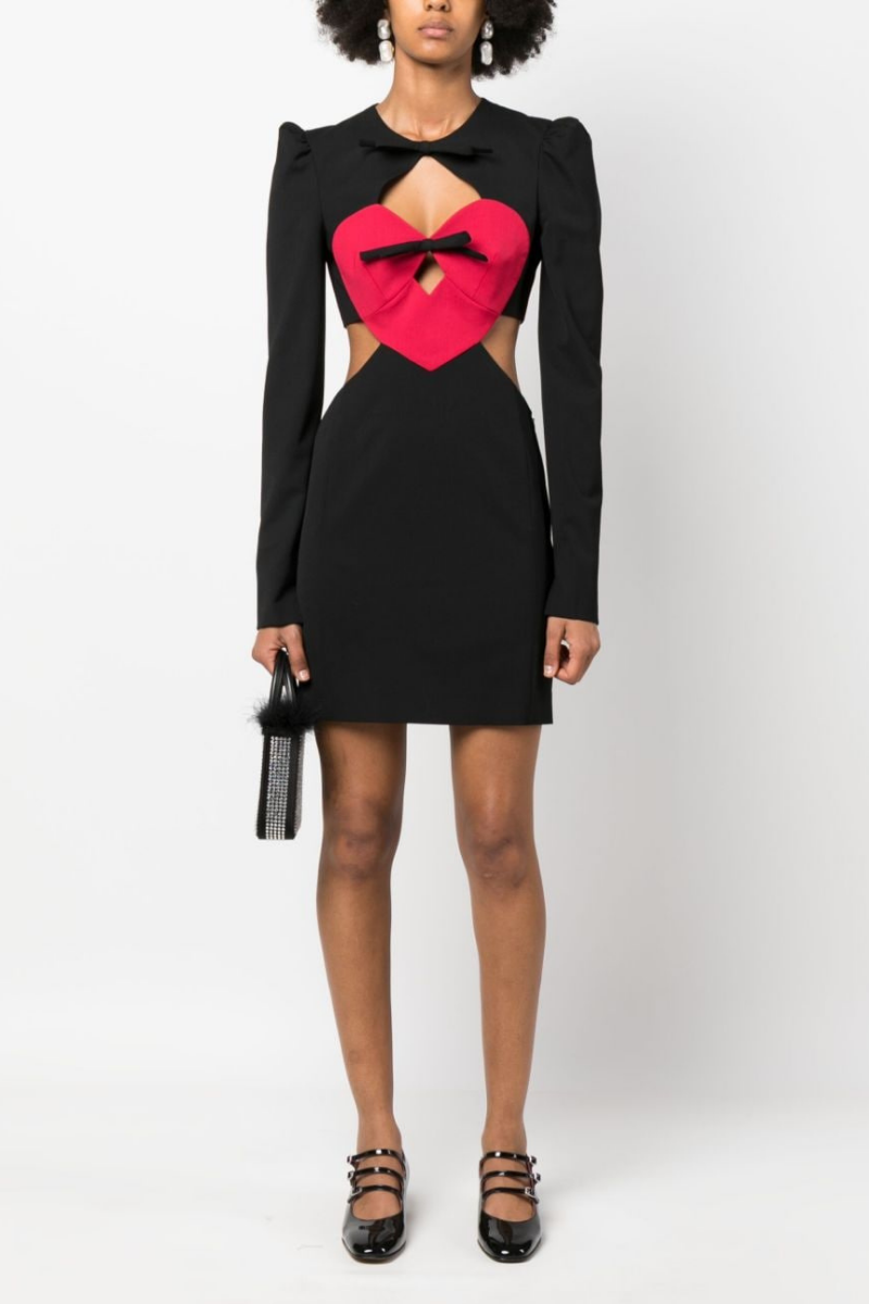 Siyah Uzun Kollu Kalp Detaylı Pembe Fiyonklu Cut-Out Mini Elbise
