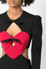 Siyah Uzun Kollu Kalp Detaylı Pembe Fiyonklu Cut-Out Mini Elbise
